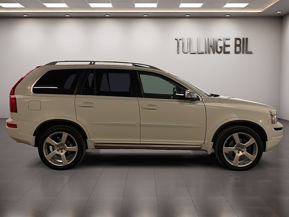 Volvo XC90 5 of 28