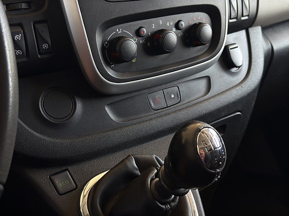 Renault Trafic 15 of 17