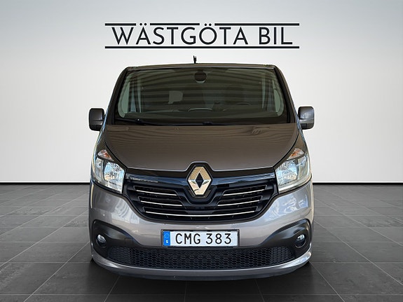 Renault Trafic 2 of 17