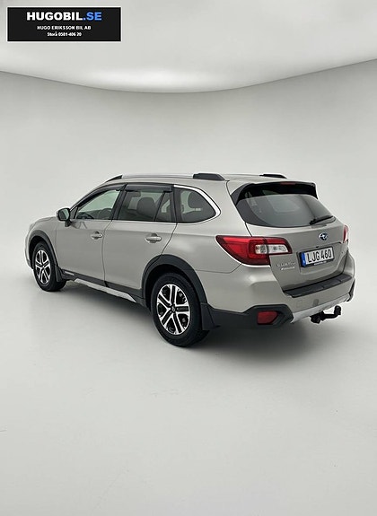 Subaru Outback 4 of 9