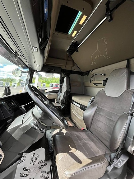 MAN TGX 28.580 6x2 BL 7 of 11