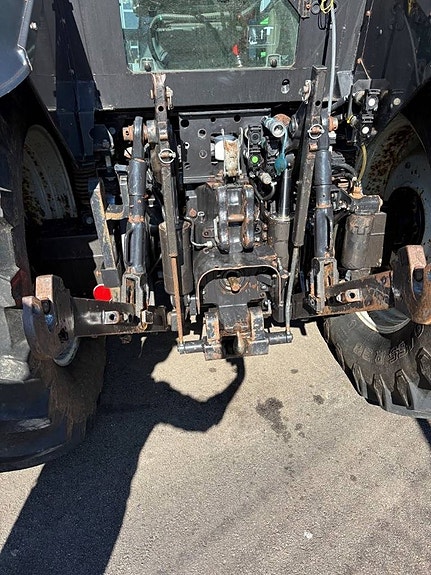 Valtra M 150-4 3 of 4