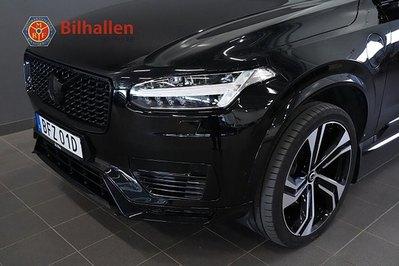 Volvo XC90 2 of 30