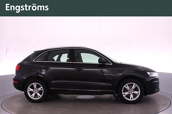 Audi Q3 2 of 23