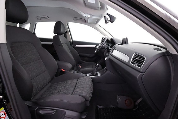 Audi Q3 12 of 23