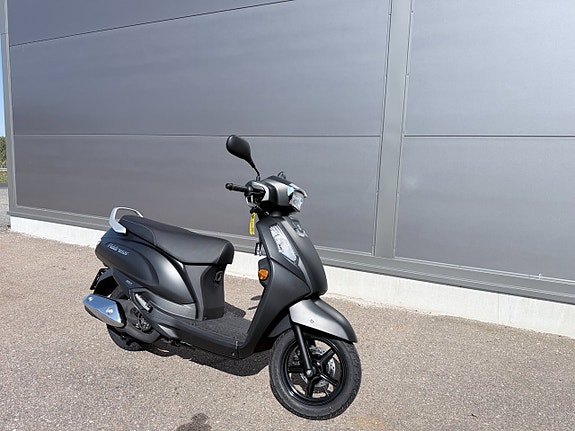 Suzuki UK125 Address 4 of 6