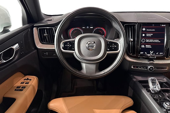 Volvo XC60 11 of 22