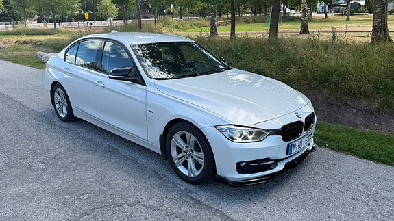 BMW 320d 2 of 10