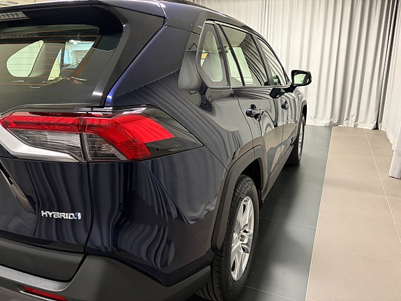 Toyota RAV4 5 of 18