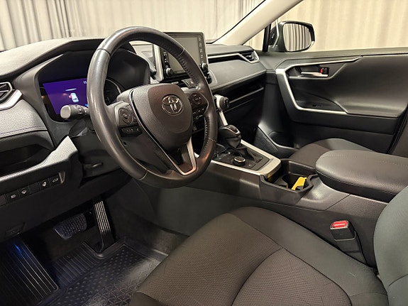 Toyota RAV4 10 of 18