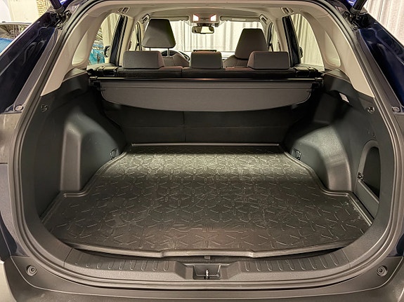 Toyota RAV4 6 of 18