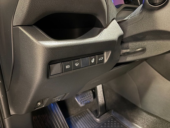 Toyota RAV4 11 of 18
