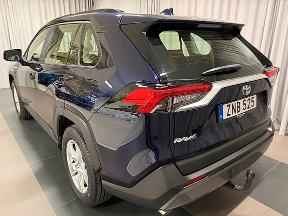 Toyota RAV4 4 of 18