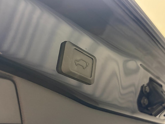 Toyota RAV4 7 of 18