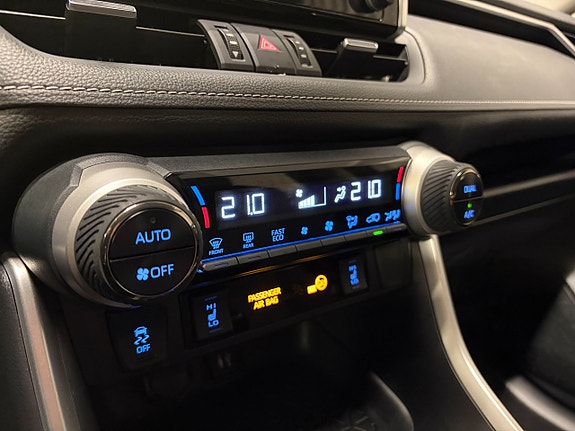 Toyota RAV4 14 of 18