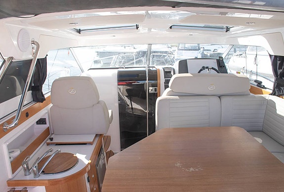 AQUADOR 28 HT | Diesel V6 | 7995/m 4 of 12