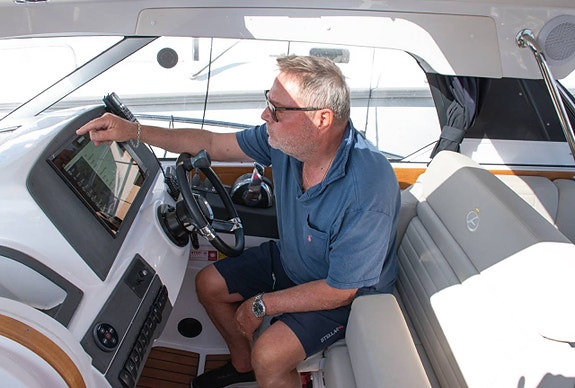 AQUADOR 28 HT | Diesel V6 | 7995/m 5 of 12