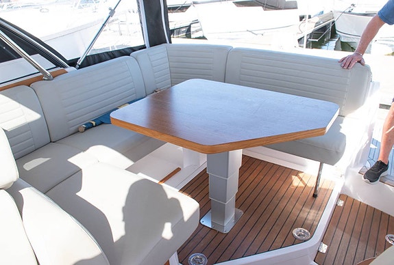 AQUADOR 28 HT | Diesel V6 | 7995/m 9 of 12