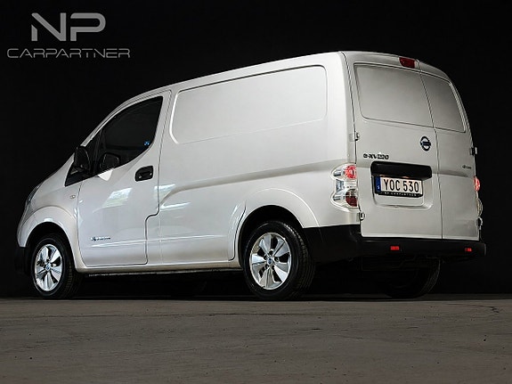 Nissan e-NV200 8 of 22