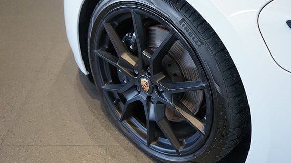 Porsche Taycan GTS 4 of 6