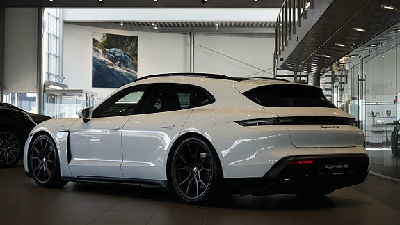 Porsche Taycan GTS 2 of 6