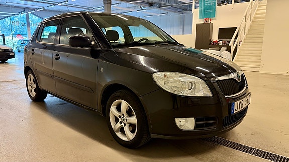 Skoda Fabia 2 of 7