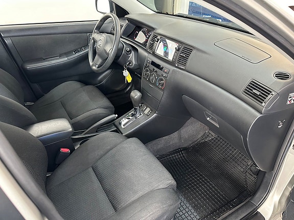 Toyota Corolla 14 of 19
