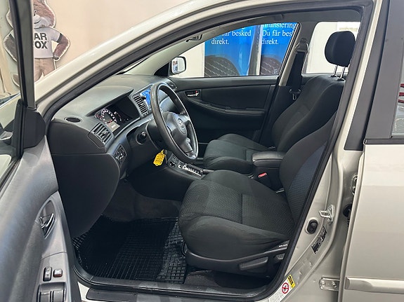 Toyota Corolla 11 of 19