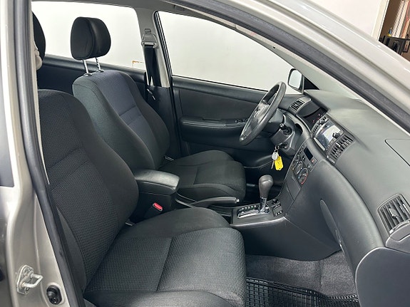 Toyota Corolla 13 of 19