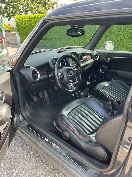 MINI Cooper 3 of 5