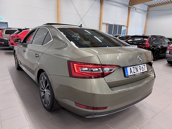 Skoda Superb 10 of 22