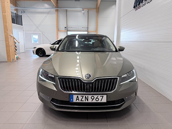 Skoda Superb 2 of 22