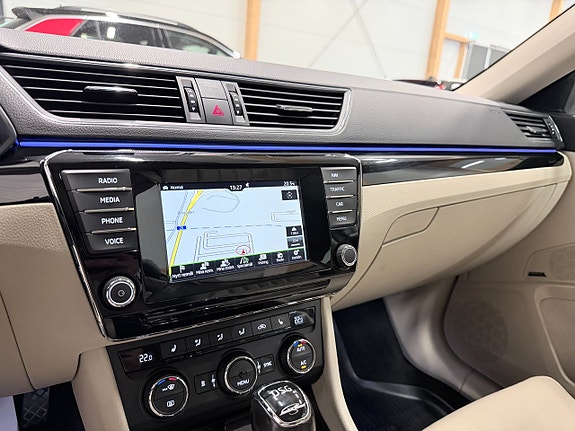 Skoda Superb 16 of 22