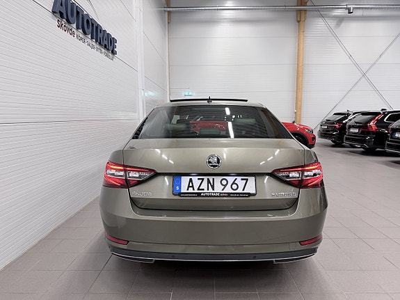Skoda Superb 9 of 22
