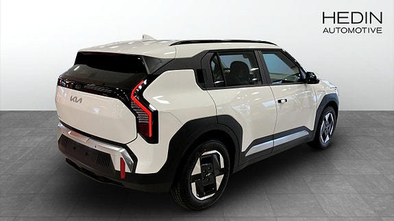 Kia EV3 2 of 12