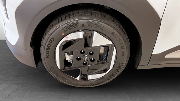 Kia EV3 9 of 12
