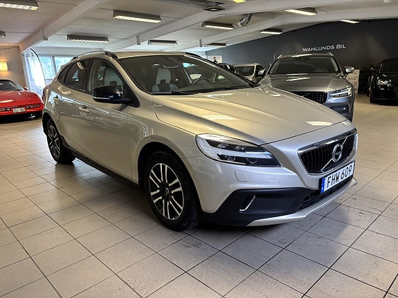 Volvo V40 Cross Country 5 of 14