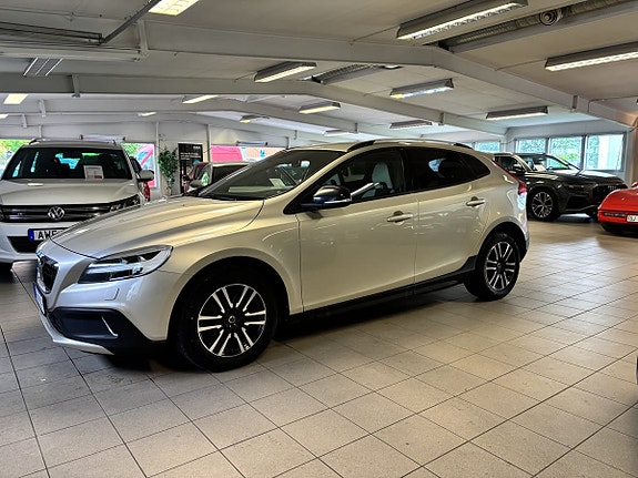Volvo V40 Cross Country 7 of 14