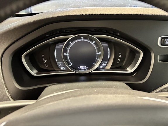Volvo V40 Cross Country 9 of 14