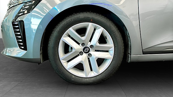 Renault Clio 9 of 22
