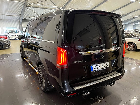 Mercedes-Benz V250 8 of 26