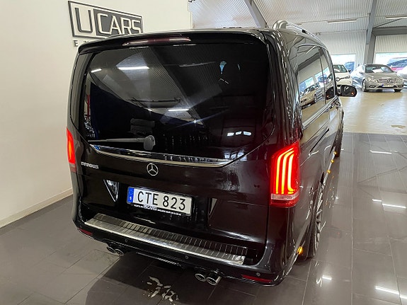 Mercedes-Benz V250 4 of 26
