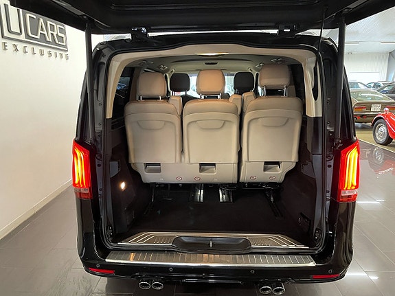 Mercedes-Benz V250 7 of 26