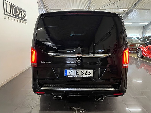 Mercedes-Benz V250 5 of 26