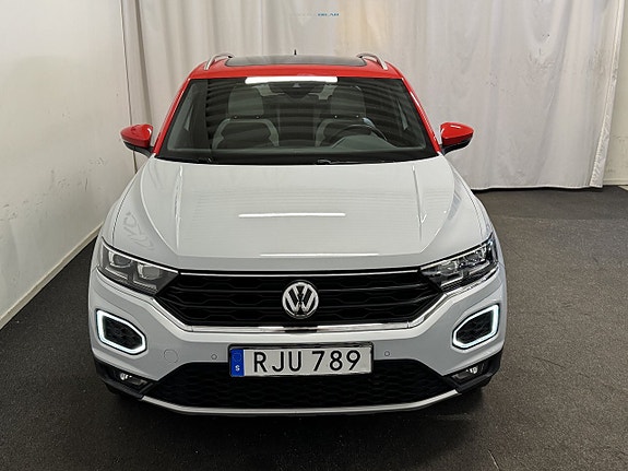 Volkswagen T-Roc 21 of 26