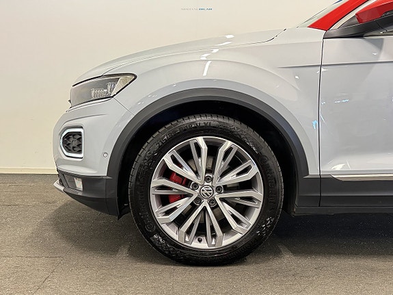 Volkswagen T-Roc 23 of 26