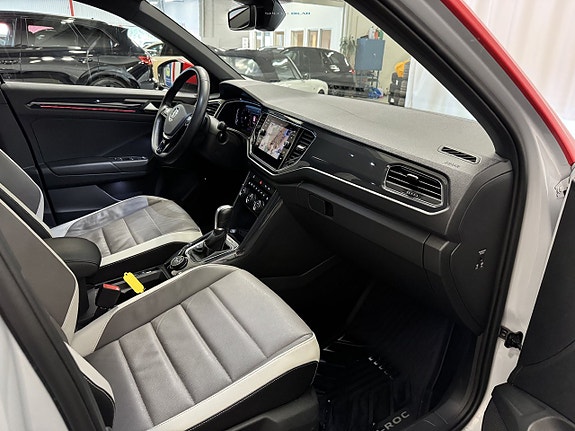Volkswagen T-Roc 19 of 26