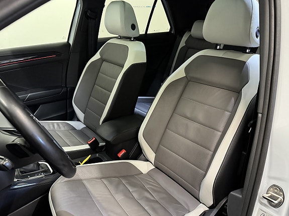 Volkswagen T-Roc 6 of 26