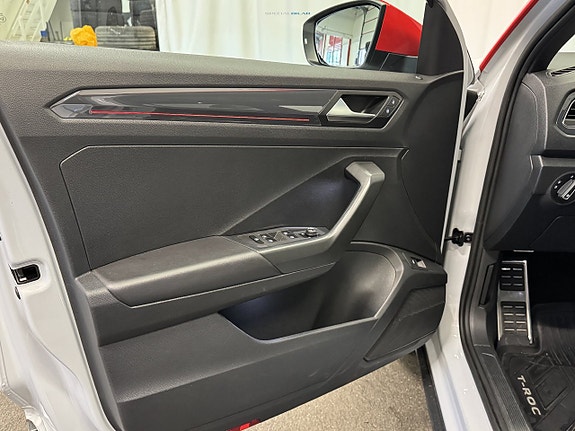 Volkswagen T-Roc 5 of 26
