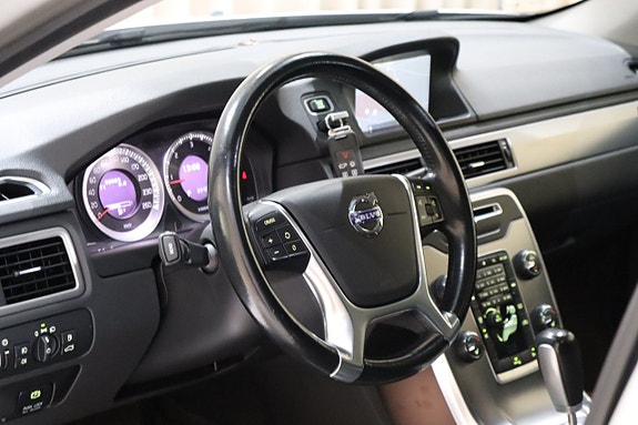 Volvo V70 14 of 29